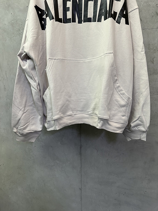 バレンシアガ Balenc1aga テーププリントのフード付きスウェットシャツ