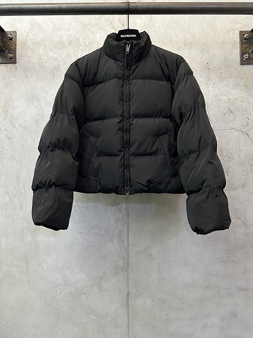 バレンシアガコピー Balenciaga ショートロゴ刺繍ウエストコットンコート