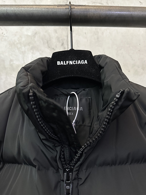 バレンシアガコピー Balenciaga ショートロゴ刺繍ウエストコットンコート