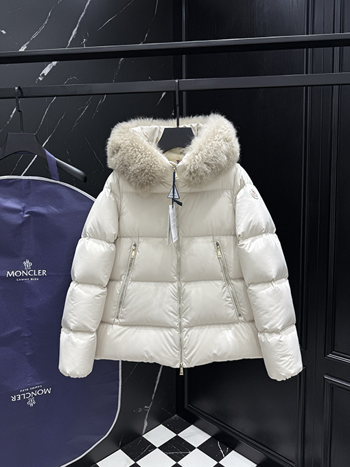 モンクレール Laichefur レディース フード付きショートAラインダウンジャケット