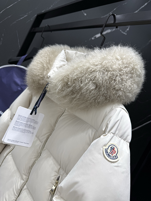 モンクレール Laichefur レディース フード付きショートAラインダウンジャケット