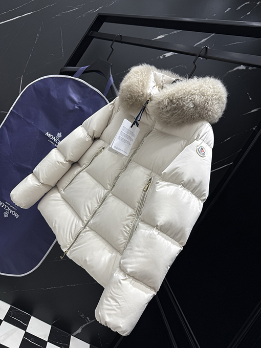 モンクレール Laichefur レディース フード付きショートAラインダウンジャケット