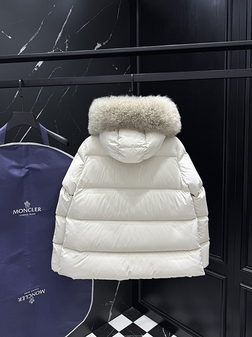 モンクレール Laichefur レディース フード付きショートAラインダウンジャケット