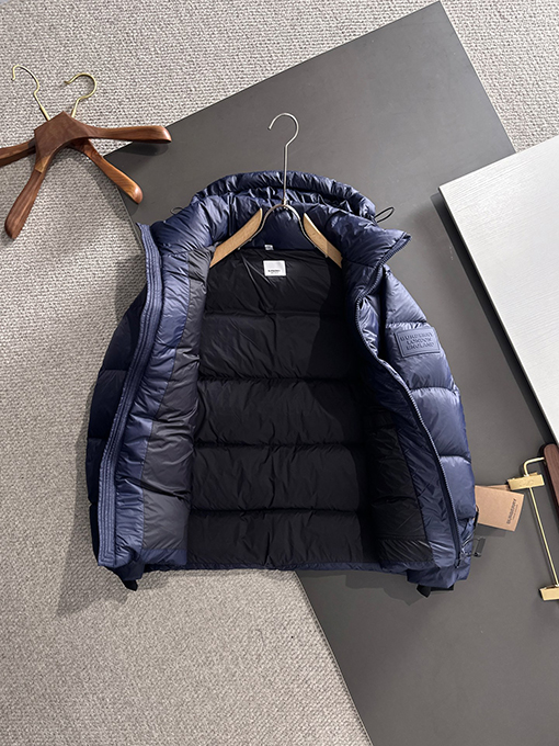 バーバリースーパーコピー Burberry 新しいダウンジャケット