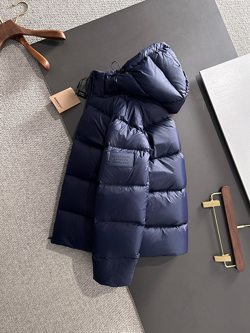 バーバリースーパーコピー Burberry 新しいダウンジャケット