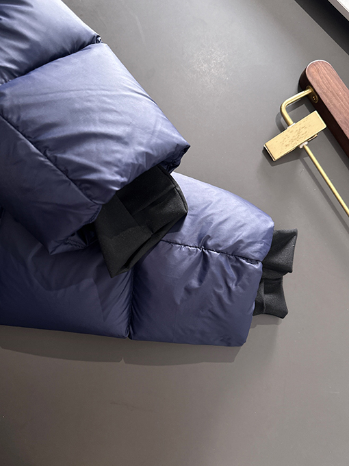 バーバリースーパーコピー Burberry 新しいダウンジャケット