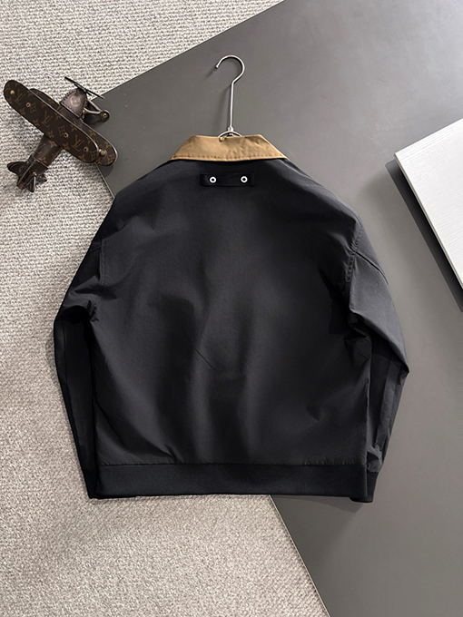 ディオール 新しいトレンチコートジャケット