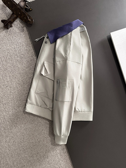 ディオール 新しいトレンチコートジャケット