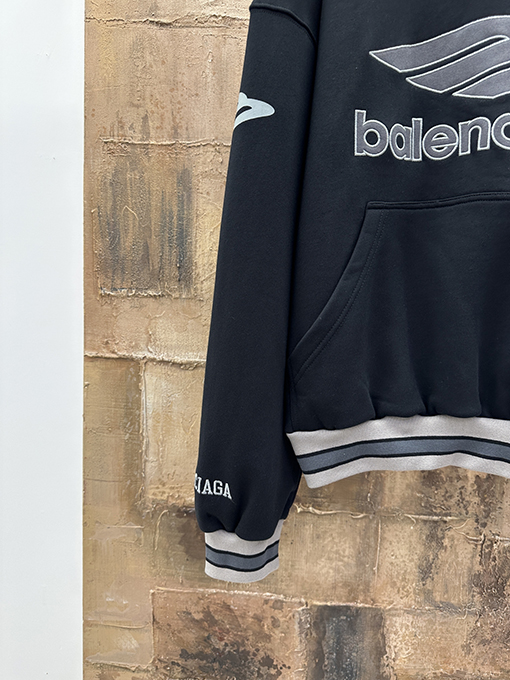 バレンシアガ Balenciaga 新しいフード付きスウェットシャツ
