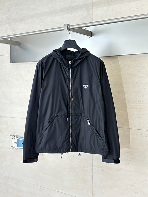 プラダ Re-Nylon リサイクルナイロン クラシック トライアングル ロゴ トレンチコート