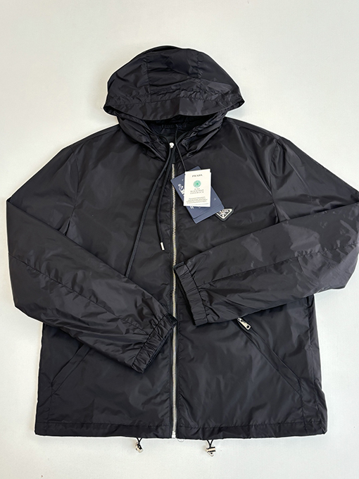 プラダ Re-Nylon リサイクルナイロン クラシック トライアングル ロゴ トレンチコート