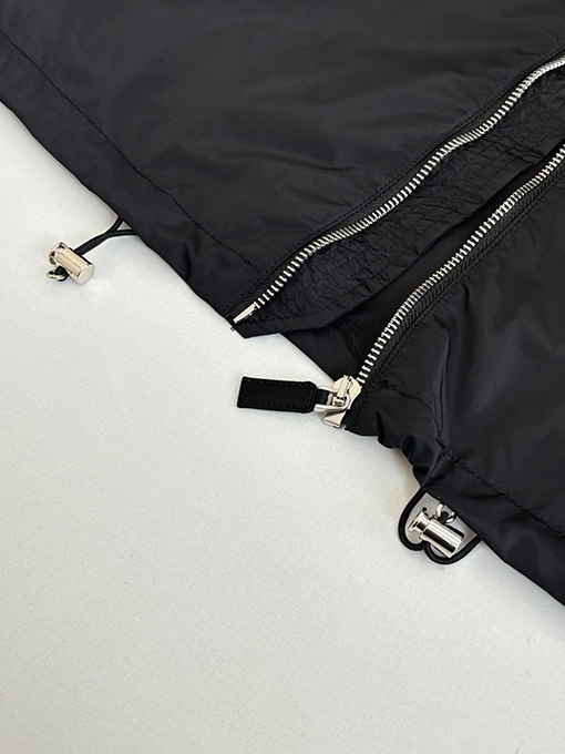 プラダ Re-Nylon リサイクルナイロン クラシック トライアングル ロゴ トレンチコート