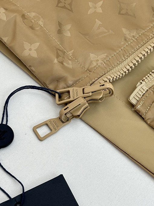 ルイヴィトンスーパーコピー Monogram ナイロンリバーシブル防風ジャケット