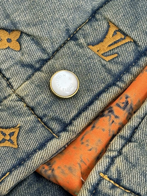 ルイヴィトン ファレルウィリアムスとの共同ブランドフル刺繍のダメージデニムジャケット