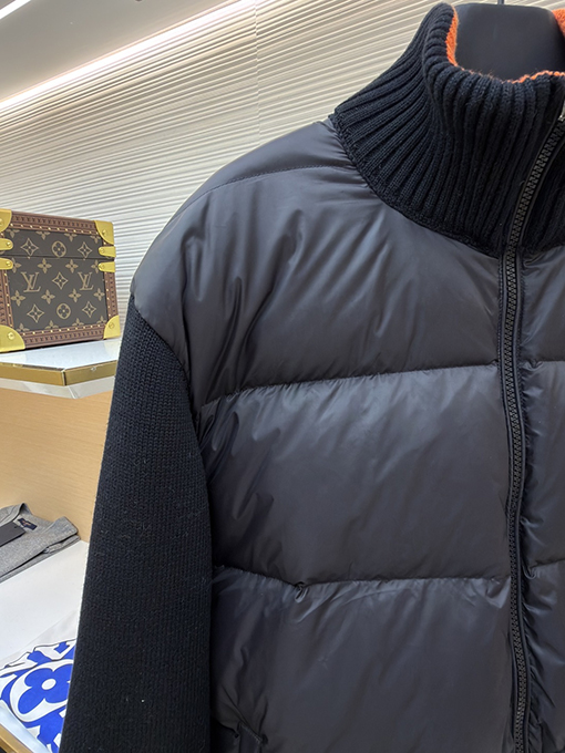 モンクレール ウールとダウンのパッチワークジップアップカーディガン