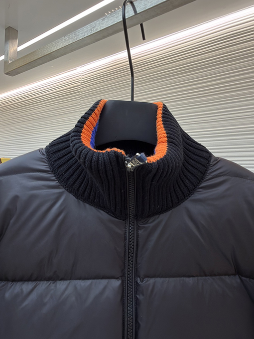 モンクレール ウールとダウンのパッチワークジップアップカーディガン