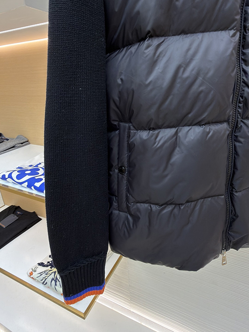 モンクレール ウールとダウンのパッチワークジップアップカーディガン