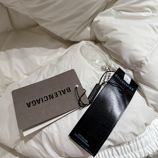 バレンシアガスーパーコピー Balenciaga パファージャケットスタイルのダウンジャケット