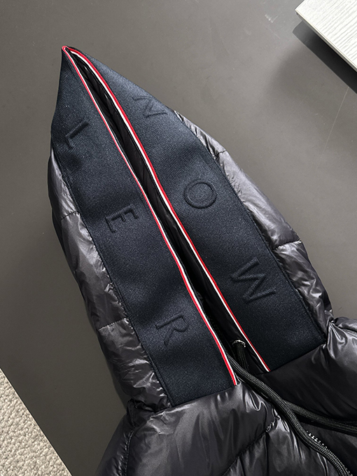 モンクレールスーパーコピー フード付きカラーストライプ ショートダウンジャケット