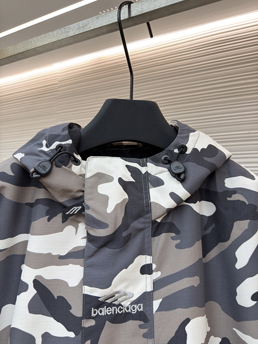 バレンシアガ Balenciaga カモフラージュスキーシリーズフライトジャケット