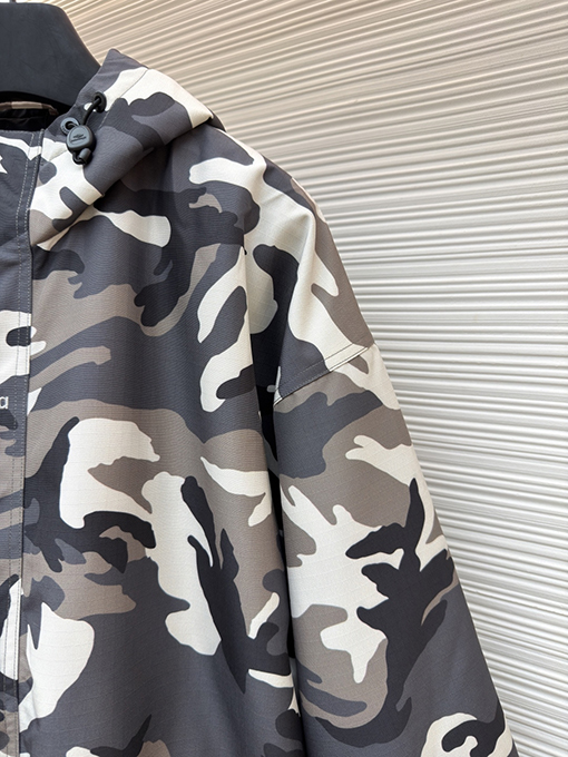 バレンシアガ Balenciaga カモフラージュスキーシリーズフライトジャケット
