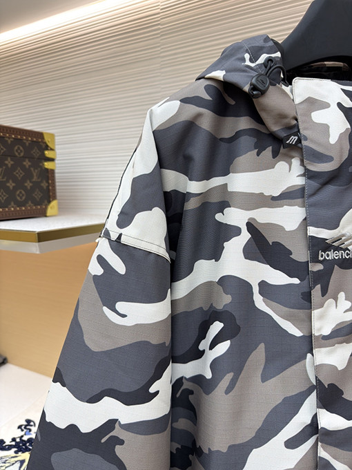 バレンシアガ Balenciaga カモフラージュスキーシリーズフライトジャケット