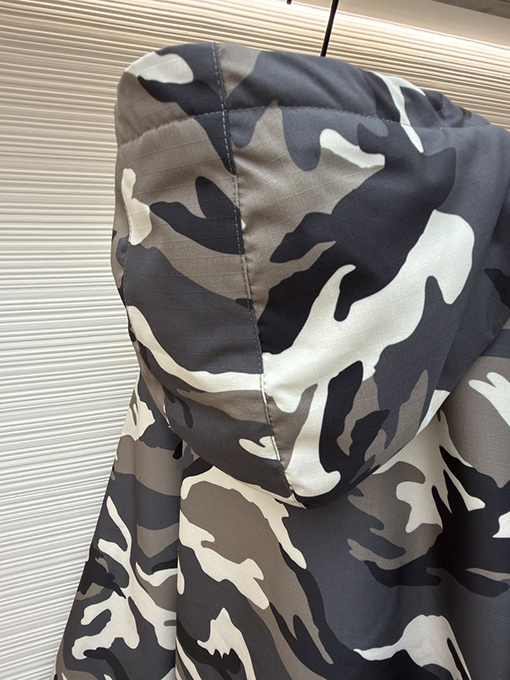 バレンシアガ Balenciaga カモフラージュスキーシリーズフライトジャケット