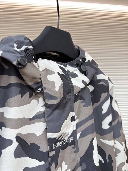 バレンシアガ Balenciaga カモフラージュスキーシリーズフライトジャケット