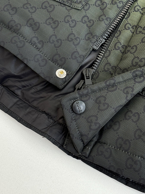 グッチ Altitude スキースタイルのフード付きグラデーションカラーブロックプリントコットンジャケット