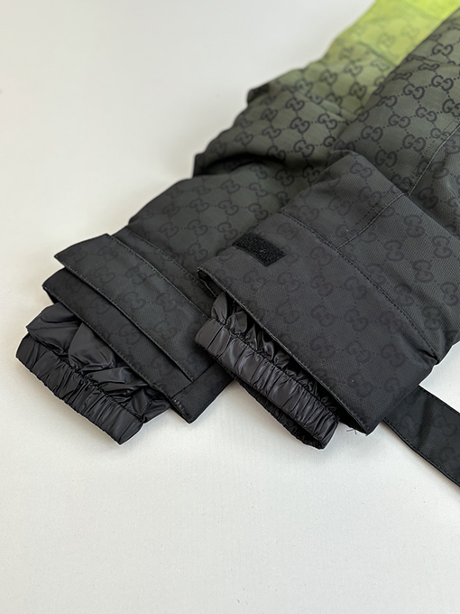 グッチ Altitude スキースタイルのフード付きグラデーションカラーブロックプリントコットンジャケット