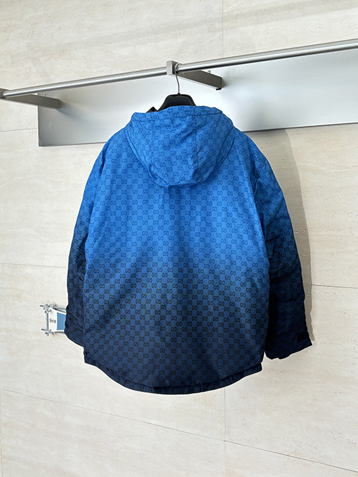 グッチ Altitude スキースタイルのフード付きグラデーションカラーブロックプリントコットンジャケット