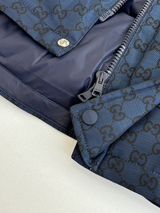 グッチ Altitude スキースタイルのフード付きグラデーションカラーブロックプリントコットンジャケット