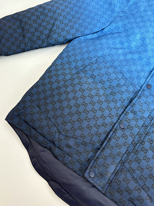 グッチ Altitude スキースタイルのフード付きグラデーションカラーブロックプリントコットンジャケット