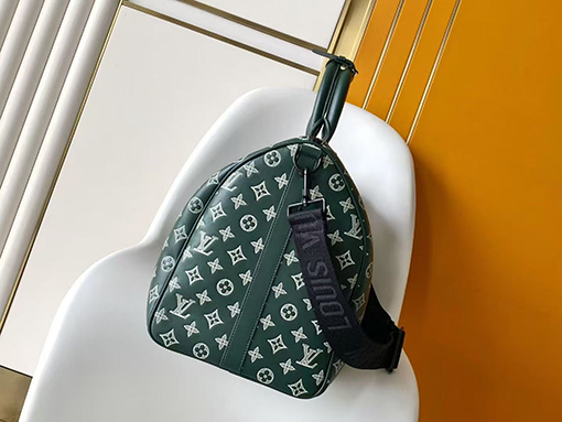 ルイヴィトン Keypole 50 ナチュラルグリーンの半円形バッグ M27179