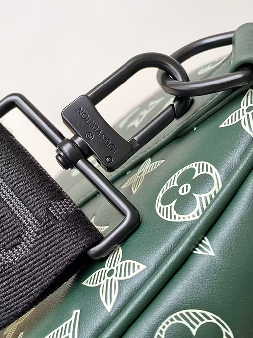 ルイヴィトン Keypole 50 ナチュラルグリーンの半円形バッグ M27179