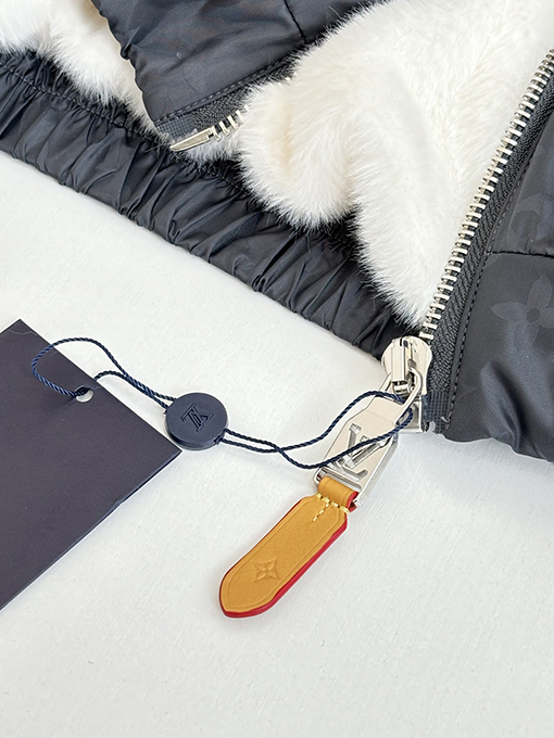 ルイヴィトン スキーシリーズ オールオーバージャカードラムウールフード付きコットンジャケット