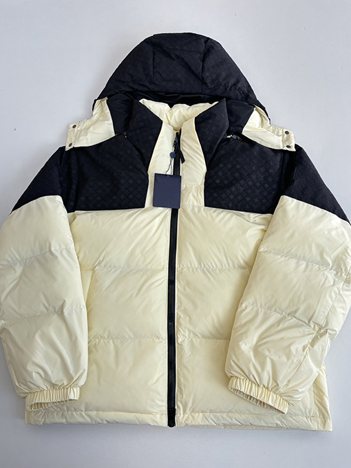 ルイヴィトン Monogram 早春コレクション モノグラムエンボスフード付きダウンジャケット