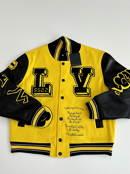 ルイヴィトン ブラックパンサーのモノグラム入りベースボールジャケット