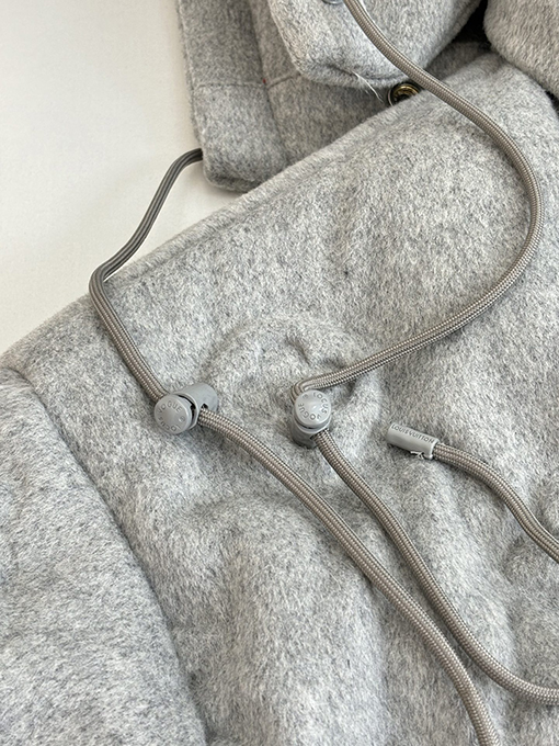 ルイヴィトン モノグラムエンボスのダウンジャケットコート