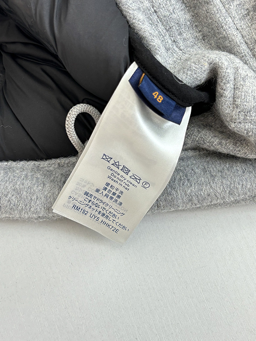 ルイヴィトン モノグラムエンボスのダウンジャケットコート