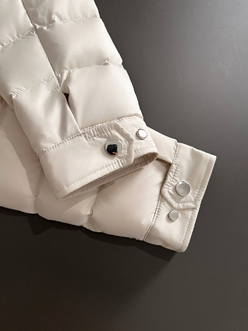 モンクレールスーパーコピー 軽量ダウンジャケット