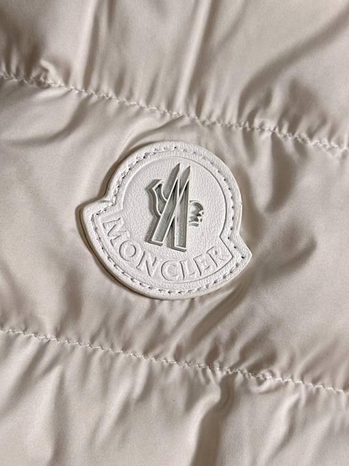 モンクレールスーパーコピー 軽量ダウンジャケット