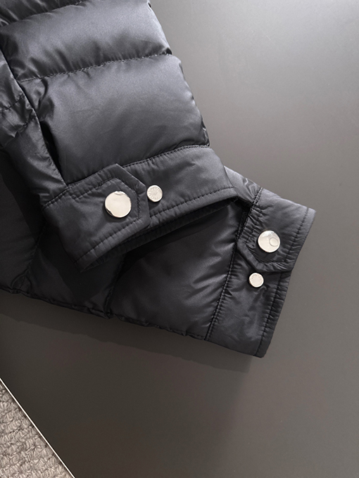 モンクレールスーパーコピー 軽量ダウンジャケット