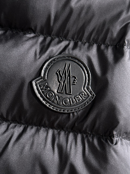 モンクレールスーパーコピー 軽量ダウンジャケット