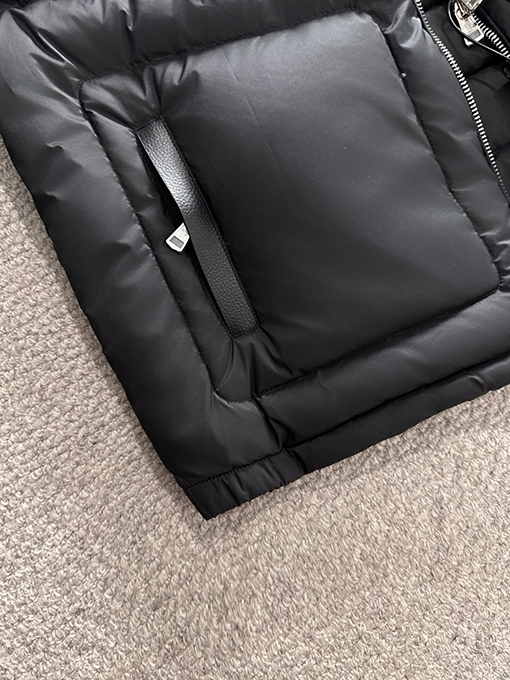 モンクレールスーパーコピー 軽量ダウンジャケット