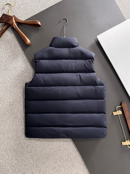 モンクレール クラシックベストダウンジャケット