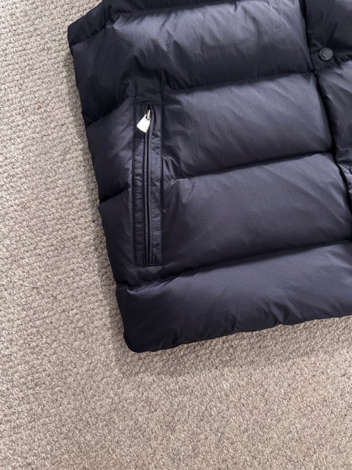 モンクレール クラシックベストダウンジャケット