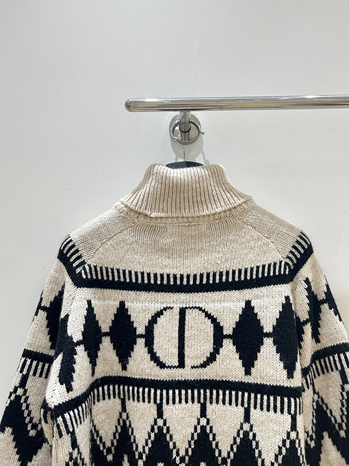 ディオール ダイヤモンド柄ニットタートルネックセーター