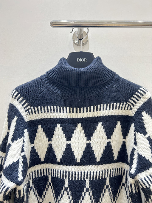 ディオール ダイヤモンド柄ニットタートルネックセーター