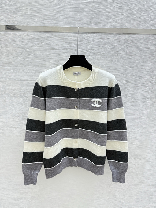 シャネルスーパーコピー カラーブロックストライプクルーネックニット長袖カーディガン